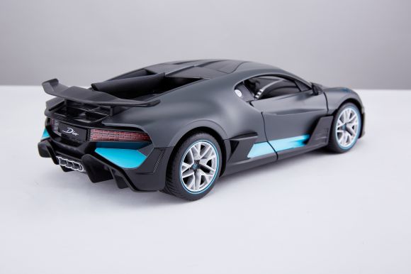 RASTAR 98000 R/C 1:14 Bugatti Divo drzwi otwierane ręcznie