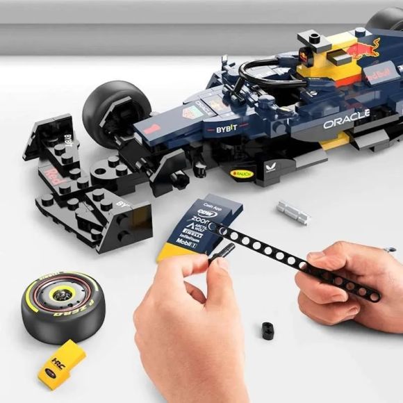 RASTAR 92500 klocki 1:24 Red Bull F1 RB19